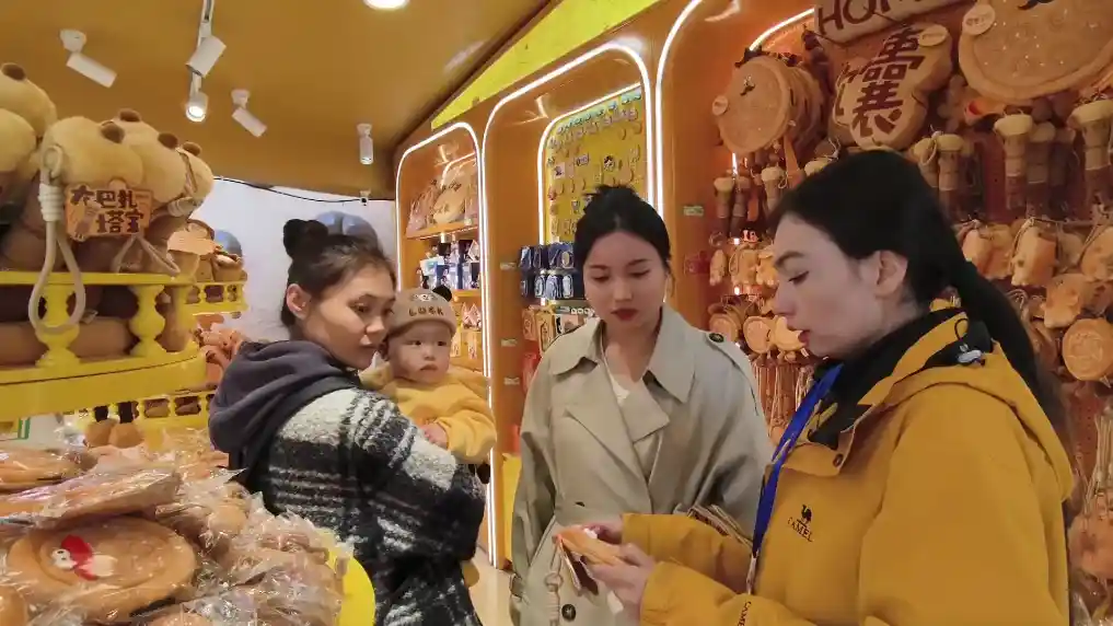 双节遇西域：乌鲁木齐成旅游新顶流