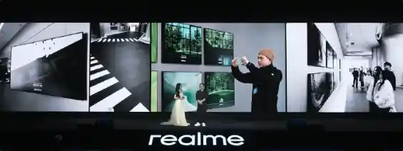 楠你不行！章若楠空降真我发布会，GT8 Pro拍照秘籍大公开