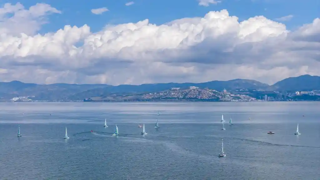 追光|4亿人涌入户外狂欢！他们究竟在玩什么？