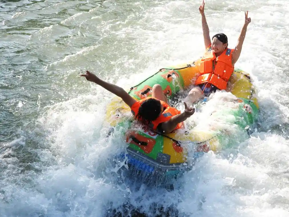 追光|4亿人涌入户外狂欢！他们究竟在玩什么？