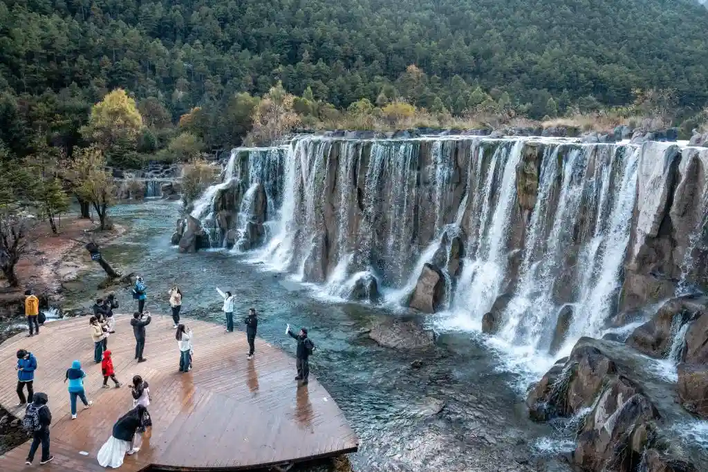 追光|4亿人涌入户外狂欢！他们究竟在玩什么？