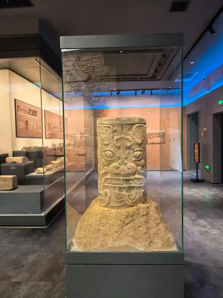 黄土深处的文明密码：石峁遗址揭开中华文明新篇章