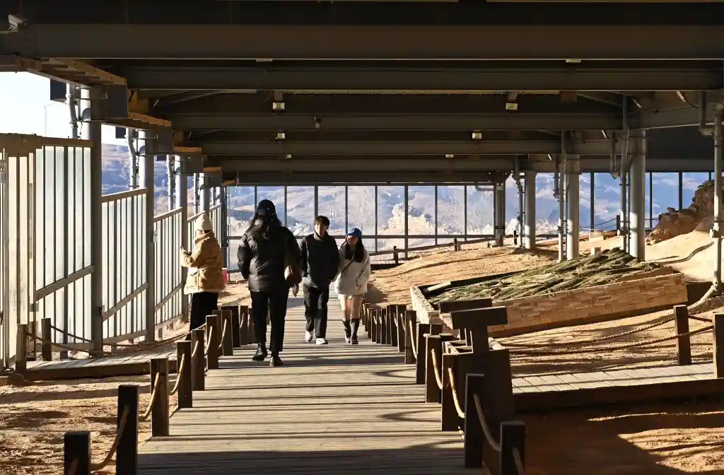 黄土深处的文明密码：石峁遗址揭开中华文明新篇章