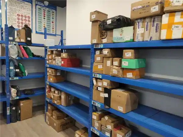 快递驿站换老板背后：6万盘下2万转手，谁在埋单？