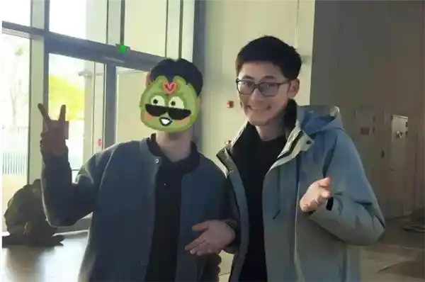 影石年会狂撒豪礼：房产+豪车+金钞引爆全场，影视飓风Tim空降掀翻天花板！