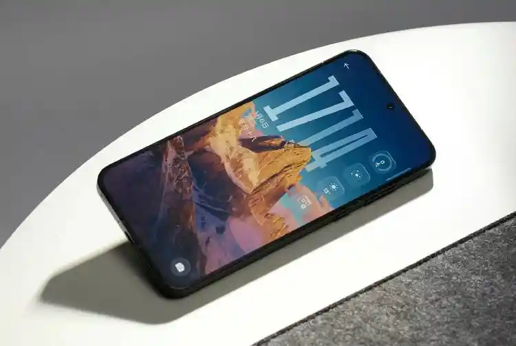 华为逆势上调2026出货目标至7000万部,Mate 80能否引领行业突围?